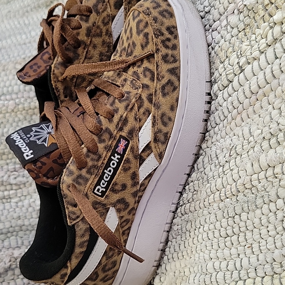 Don't walk.  ... run!!@   🐆 reebok ♡